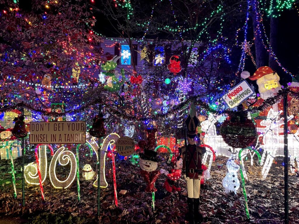 Best Tacky Lights Tours & Driving Route In Richmond, VA Discover